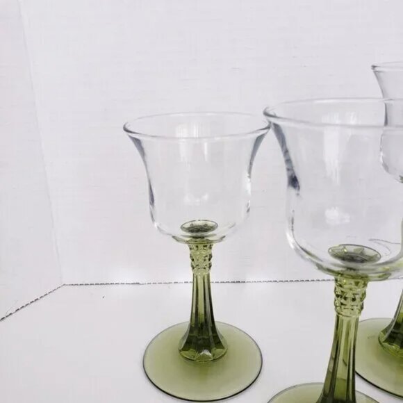 Party Lite Set Of Three Radiant Glow Green Stemmed Votive Holders NEW IN BOX - Picture 4 of 7